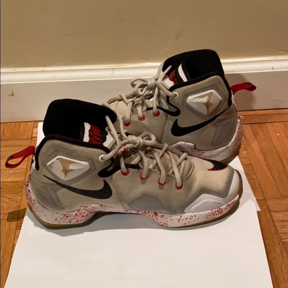 Lebron 13 Friday the 13th size 4.5(GS) no box